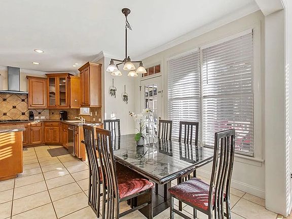 Breakfast nook