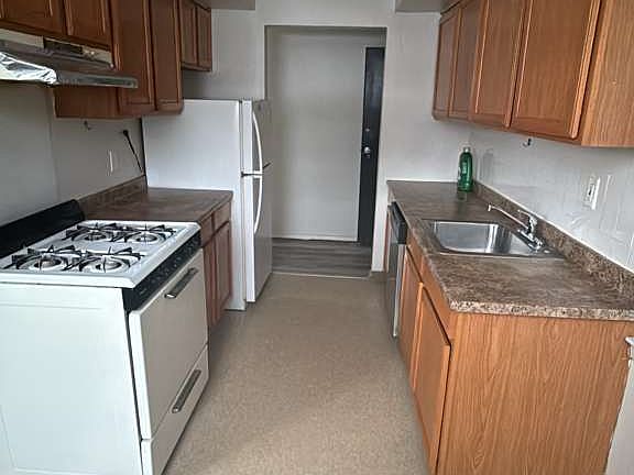 4th image of 2250 Woodbridge Ave APT 3