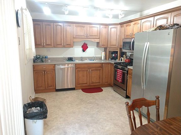 5th image of 8 Lincoln Ct