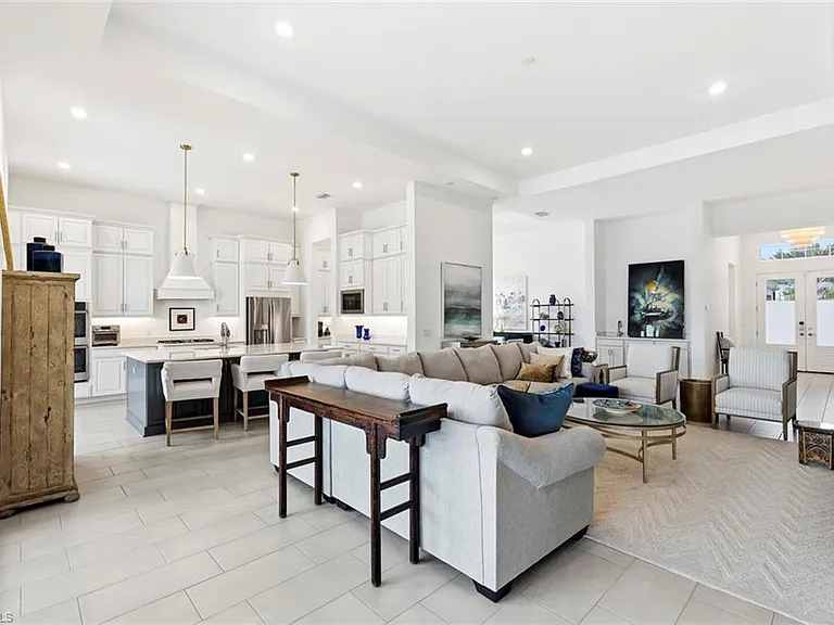 15394 Turin Dr — Photo 8