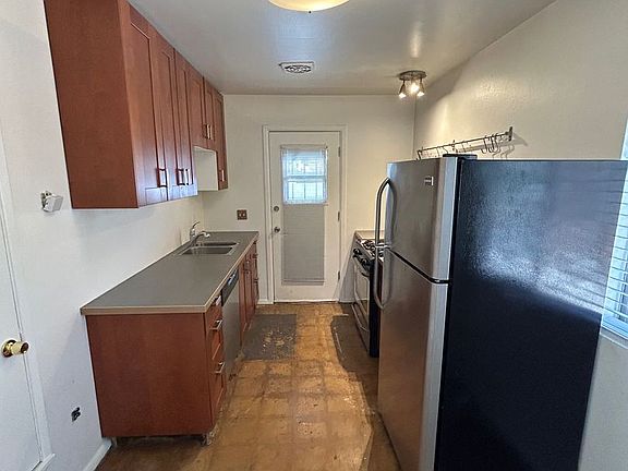 5th image of 2601 E Campbell Ave