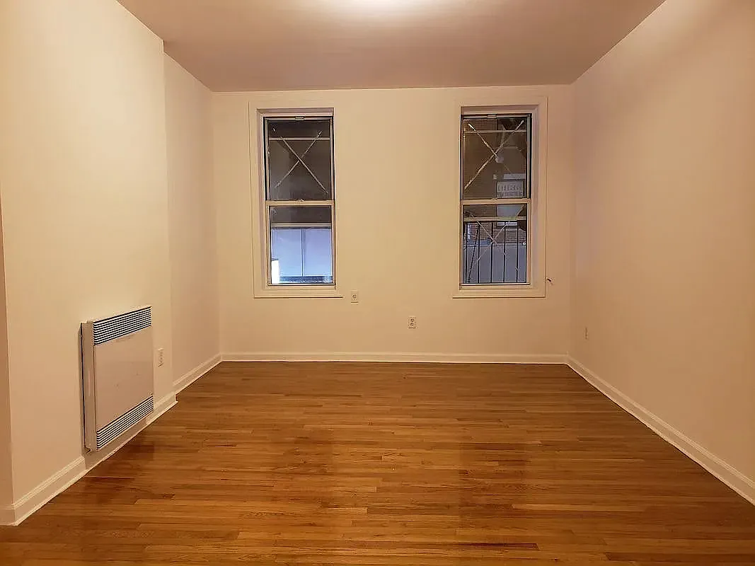 Building Photo - 79 Mott St #13