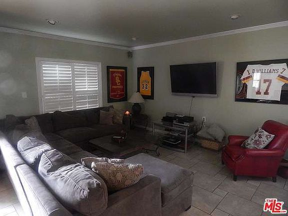 4th image of 2920 W 79th St