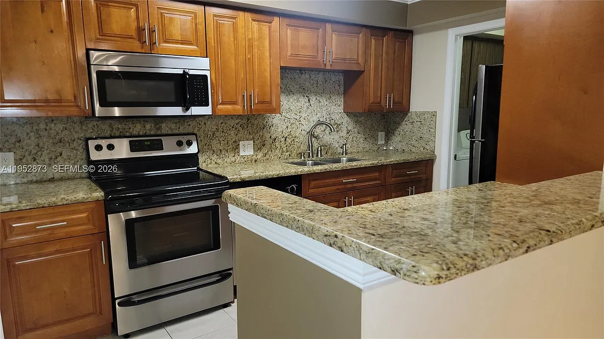 Building Photo - 8401 SW 107th Ave #223