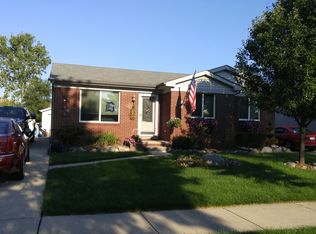 28848 Waverly St, Roseville, MI 48066