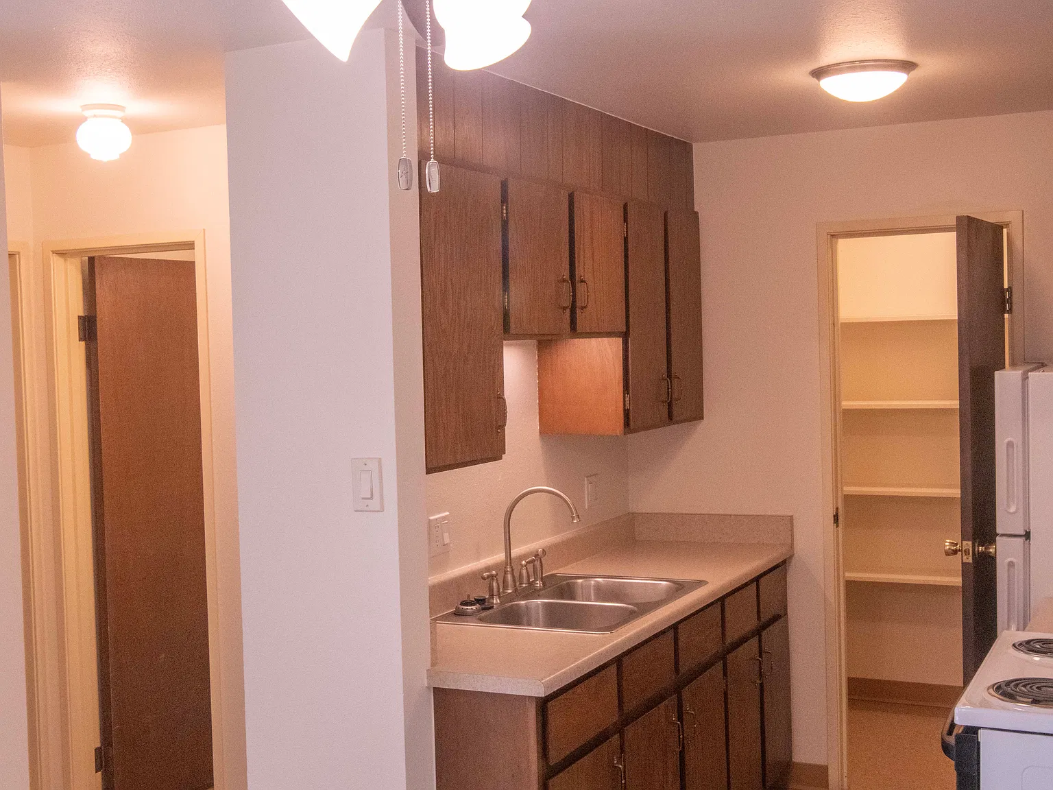 1 bed, 650 sqft, $1,400 — Photo 4