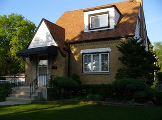 10055 Bronx Ave, Skokie, IL 60077