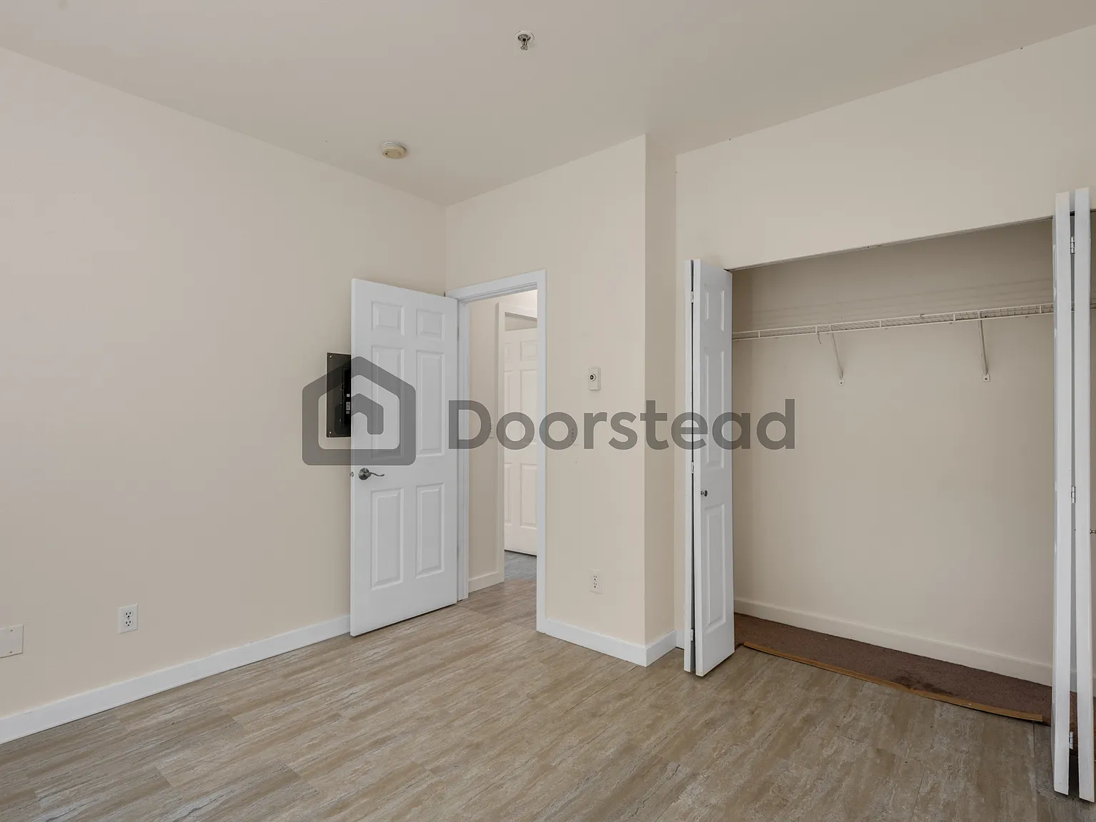 2 bed, 2.0 bath, 939 sqft, $2,050 — Photo 3