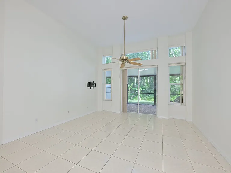 1147 Timber Trace Dr — Photo 16