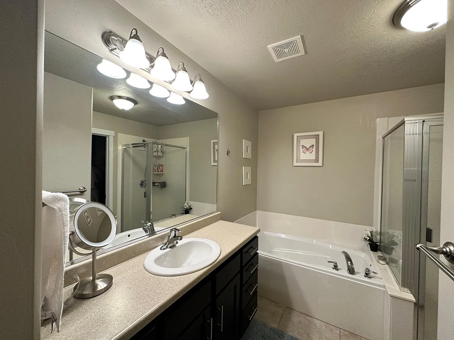 3 bed, 2.5 bath, 1516 sqft, $2,250 — Photo 2