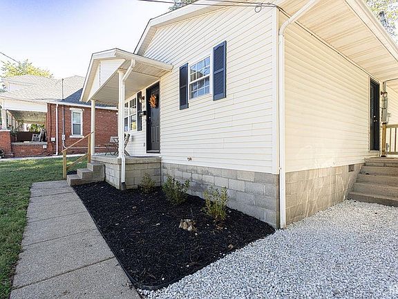 3rd image of 404 S Sycamore St