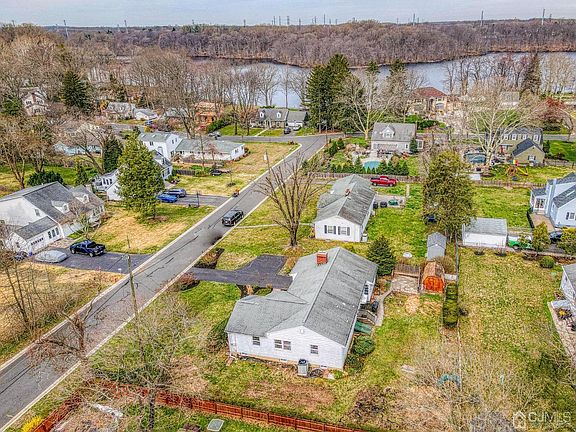 3rd image of 5 Orchard Ave