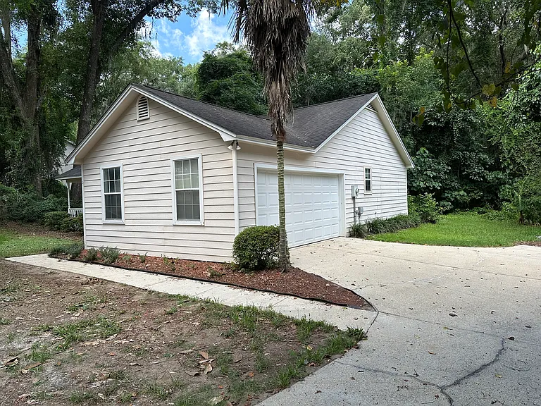 8532 Bannerman Bluff Dr — Photo 2
