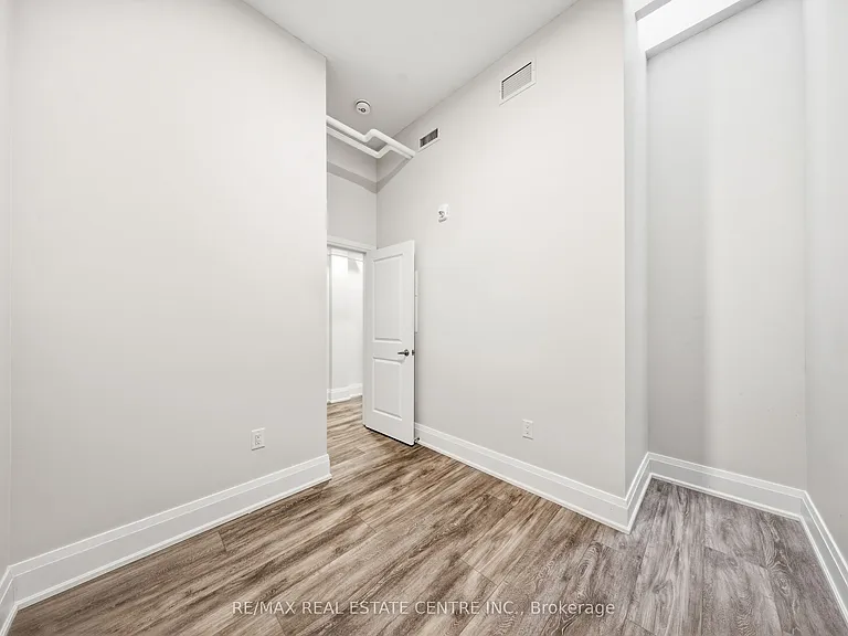 11 Queen St #205 — Photo 19
