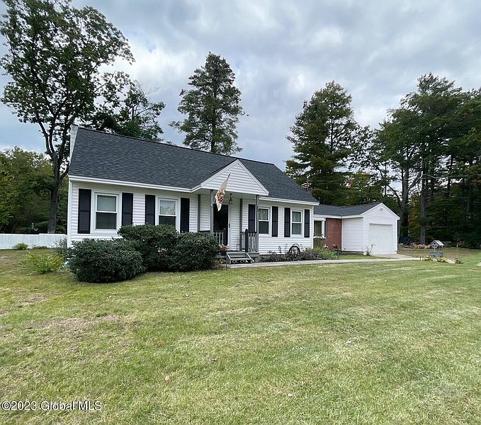 3rd image of 15 Forest Lane