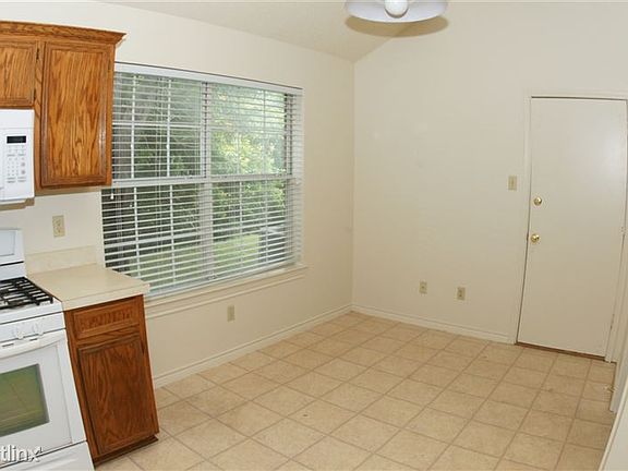 3rd image of 311 Tomahawk Dr
