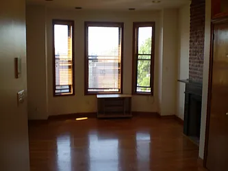 Rented by Maximus Realty Group