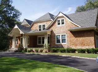 53 W Meadow Rd, Setauket, NY 11733