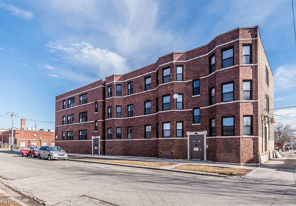 705 S Lawndale Ave Apartments Chicago Exterior_12