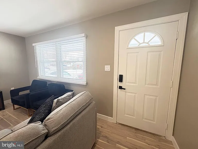 13223 Hawthorn Ln — Photo 10