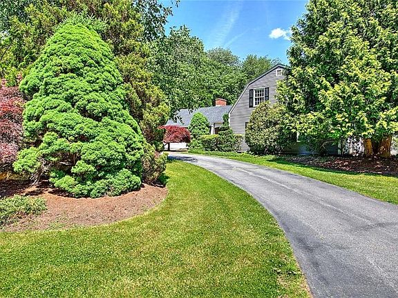3rd image of 15 Sylvia Ln
