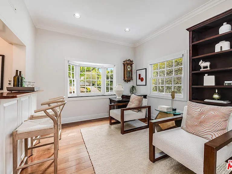 547 Loring Ave — Photo 10