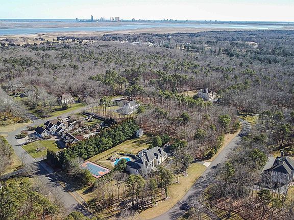 5th image of 617 Pineview Dr