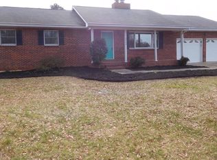 5940 Skylark Rd, Pfafftown, NC 27040