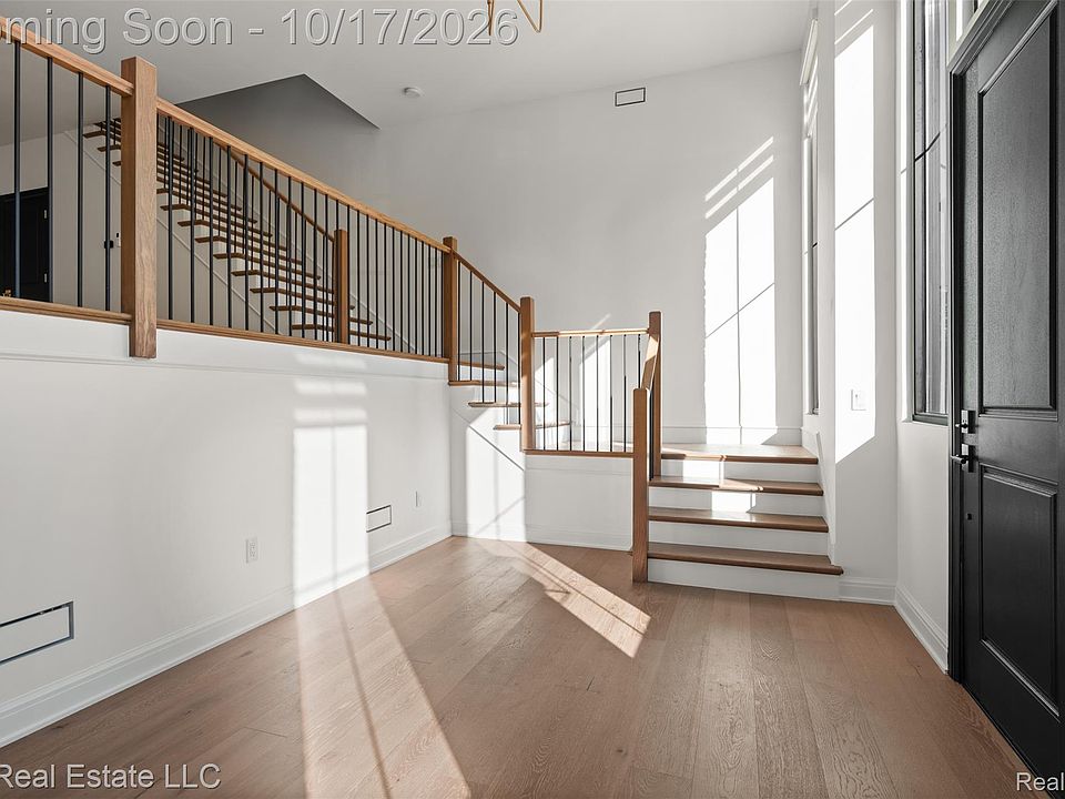 605 E Flint St, photo 3