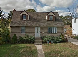 308 New South Rd, Hicksville, NY 11801