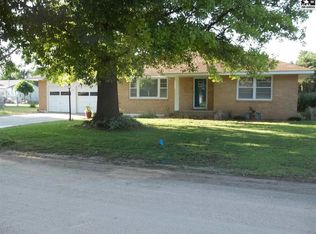 16 James Way, South Hutchinson, KS 67505