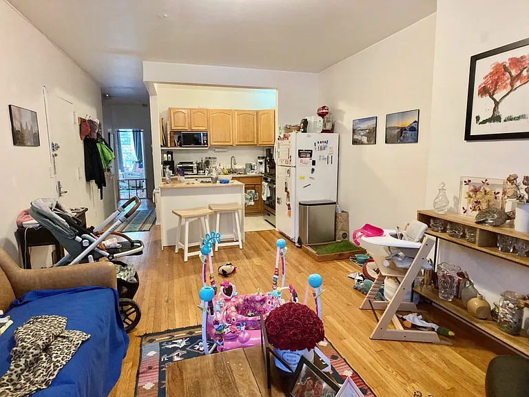 684 De Graw St #1 — Photo 5