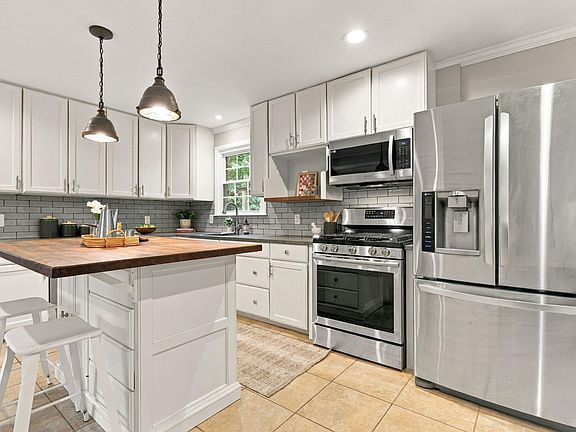 3rd image of 2705 Newquay St