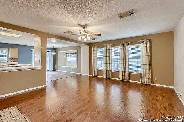 1st image of 15846 Colton Wl