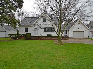 5511 Burns Rd, North Olmsted, OH 44070