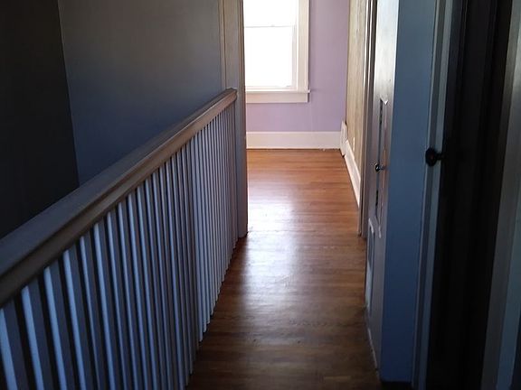 5th image of 594 Highland Ave