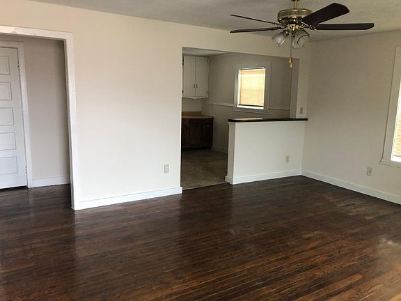 4th image of 313 N Chestnut St
