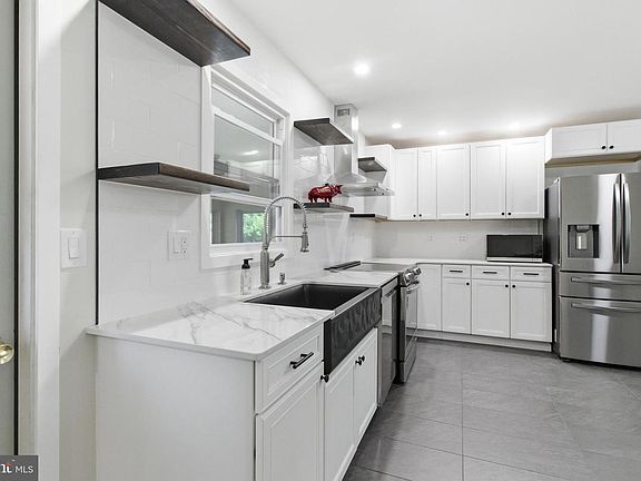 4th image of 791 Loch Lomond Rd