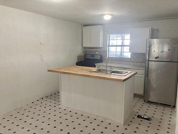 5th image of 1216 E Bryan Ave