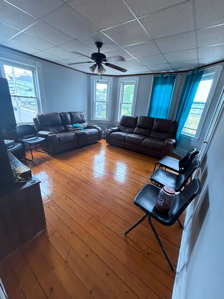3 bed, 1.0 bath, $2,000 — Photo 2