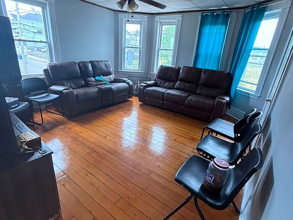 5th image of 464 Birch St APT 2