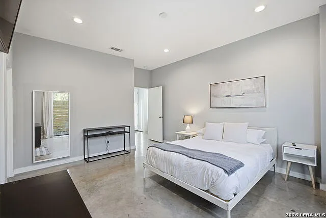 2 bed, 2.0 bath, 1408 sqft, $2,200 — Photo 3