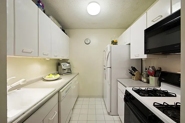 Sold by Nest Seekers International | media 3
