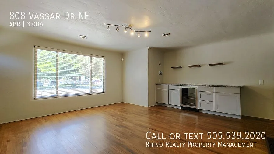 Charming 4 Bed 3 Bath Home Near UNM! — Photo 3