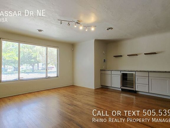3rd image of 808 Vassar Dr NE