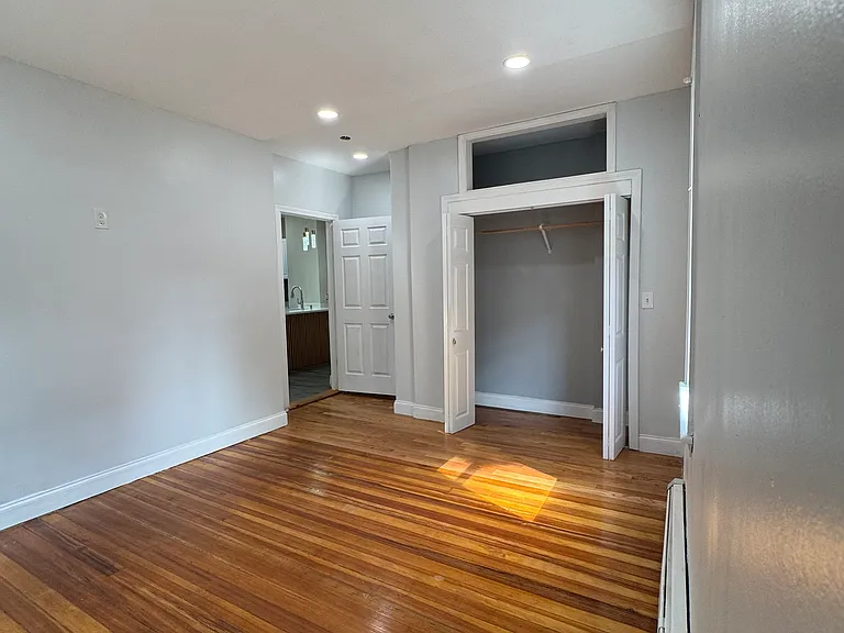 746-748 Douglas Ave #1 — Photo 3