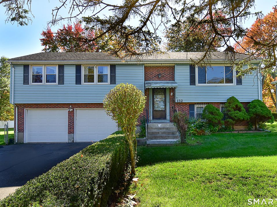 1st image of 132 Ridge Crest Circle