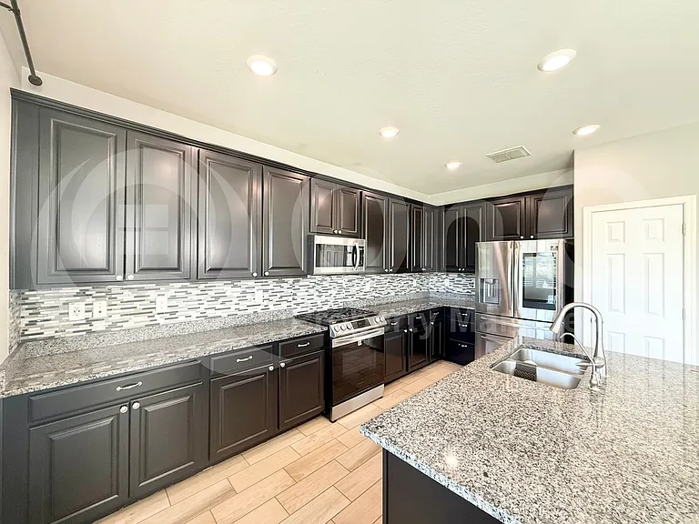 3231 S Santa Rita Way — Photo 6