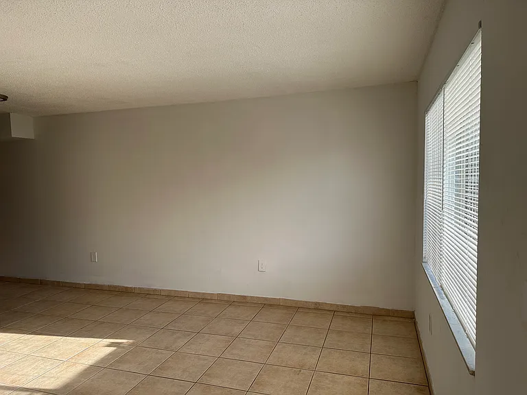 Open Living, Dining area