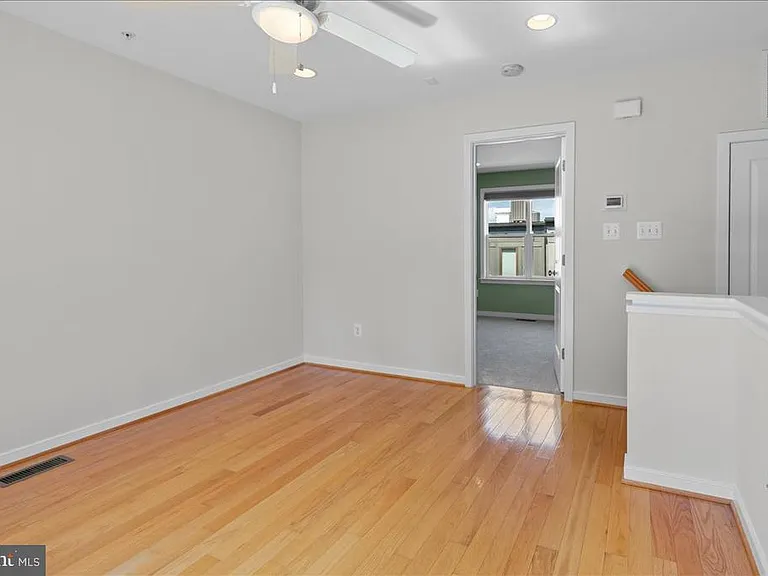 2916 Penny Ln — Photo 38